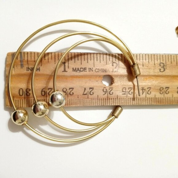 Gold Tone Hoop Earrings Triple Circle Dangle New - Picture 4 of 5